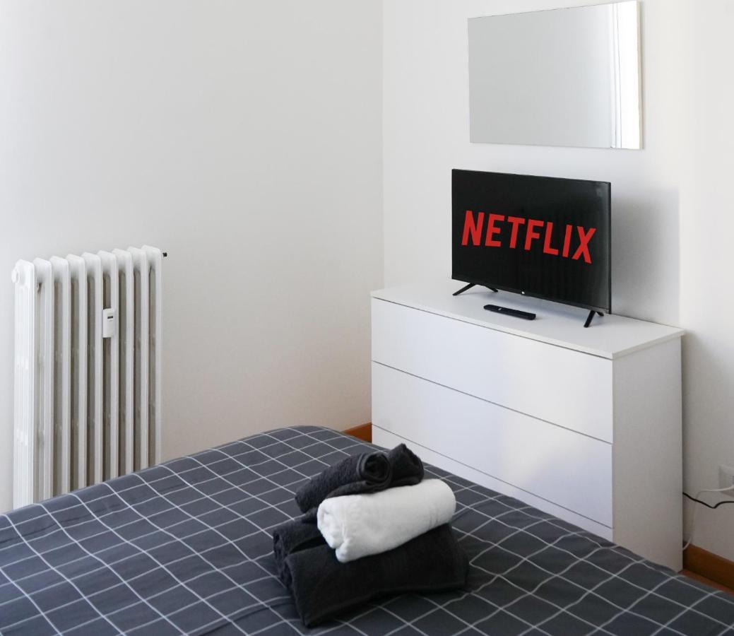 10 Min From The Airport-Wifi-Free Parking Samarate Exterior foto