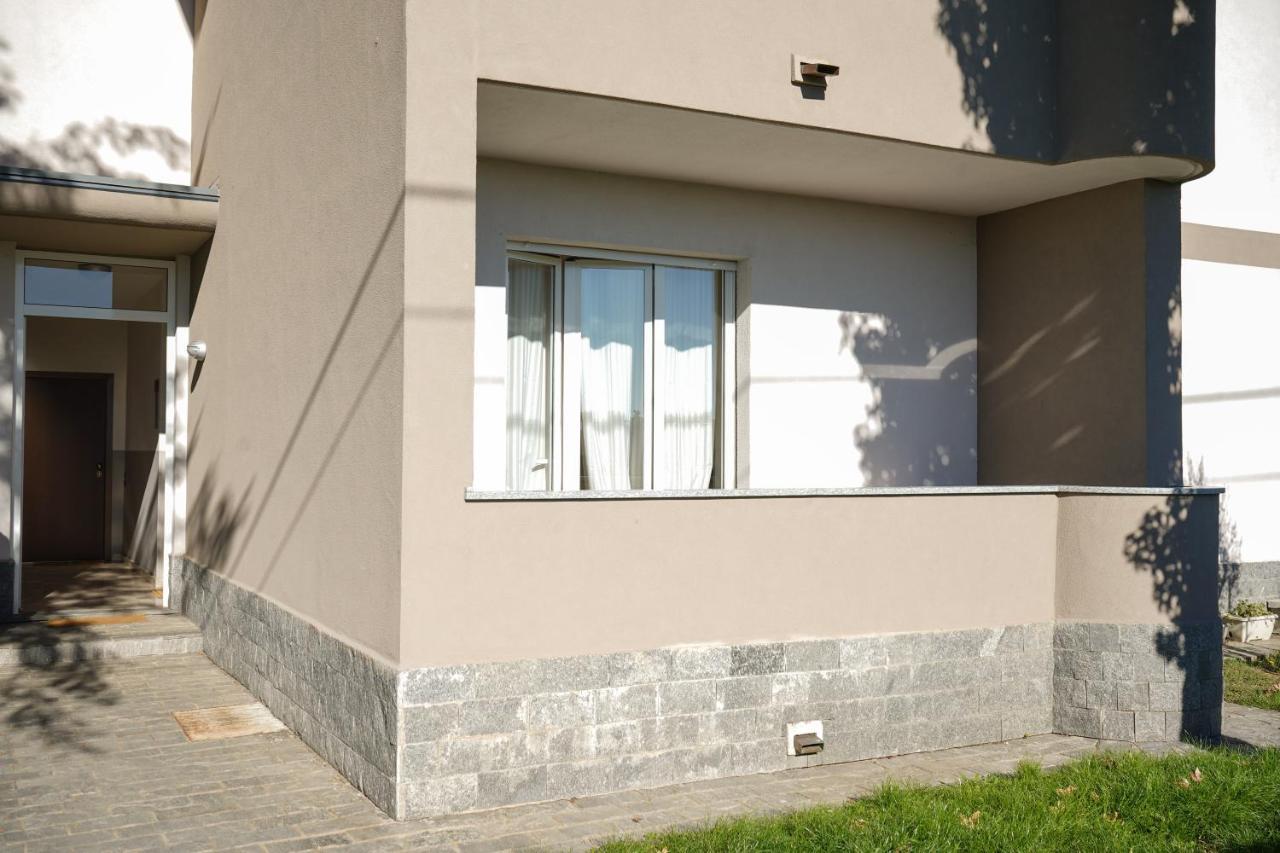 10 Min From The Airport-Wifi-Free Parking Samarate Exterior foto